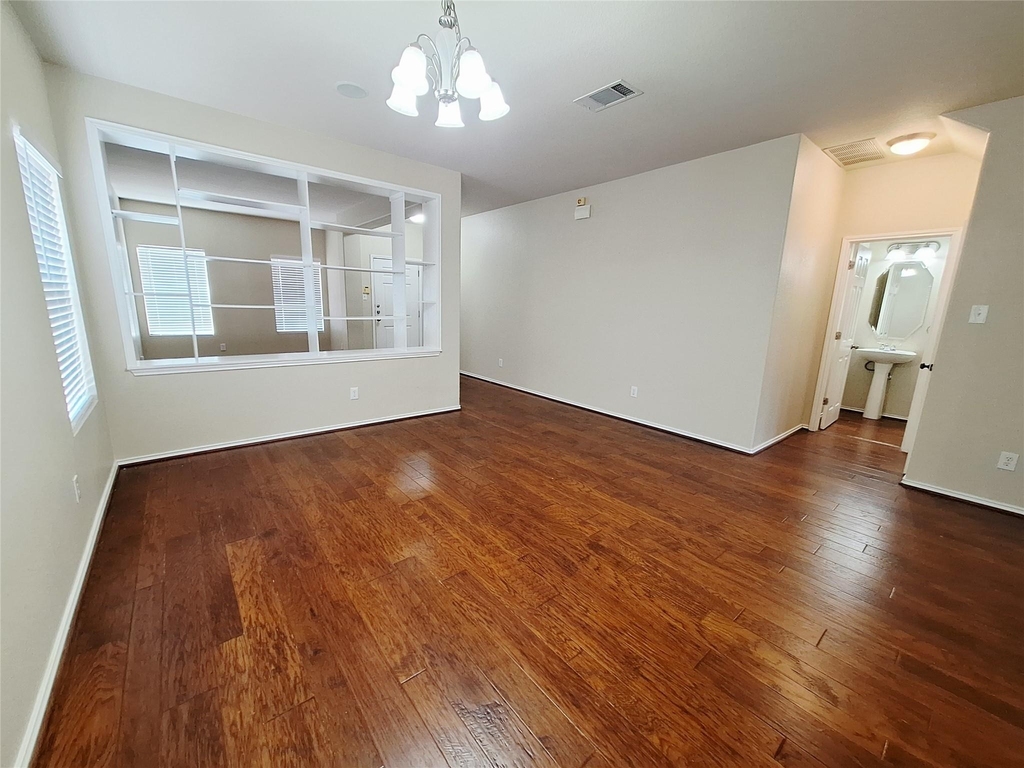 407 W South St - Photo 6
