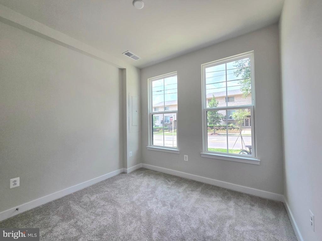 2644 Naylor Road Se - Photo 5
