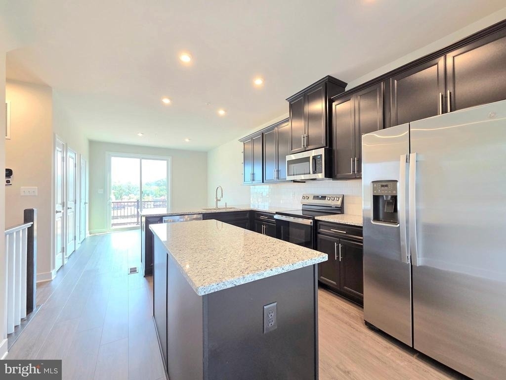2644 Naylor Road Se - Photo 8