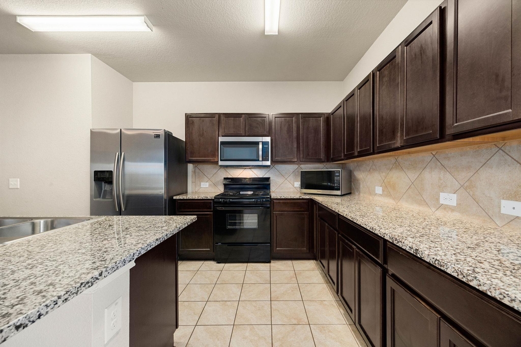 724 Kaluga Trl - Photo 10