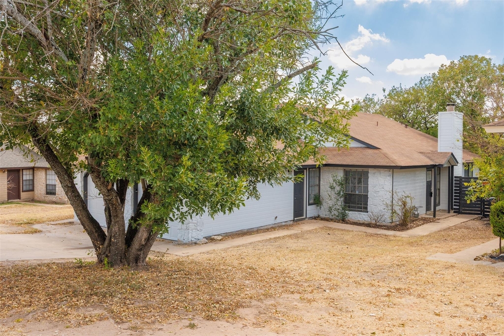 1905 Margalene Way - Photo 0