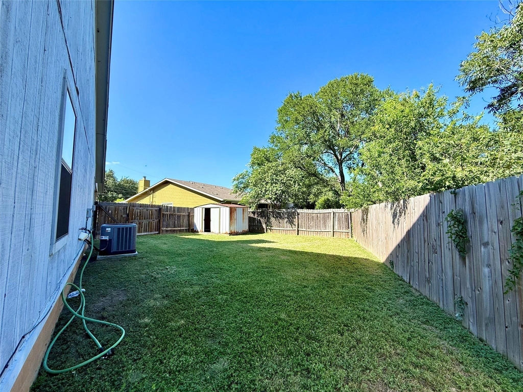 104 Verna Spur - Photo 37