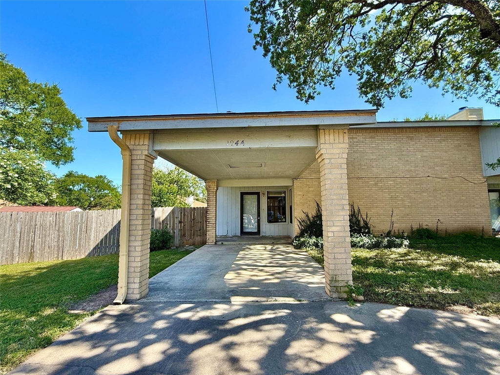 104 Verna Spur - Photo 0
