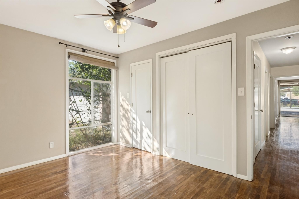 1405 Broadmoor Dr - Photo 12