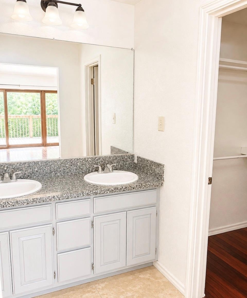 302 Meadow Creek Dr - Photo 11