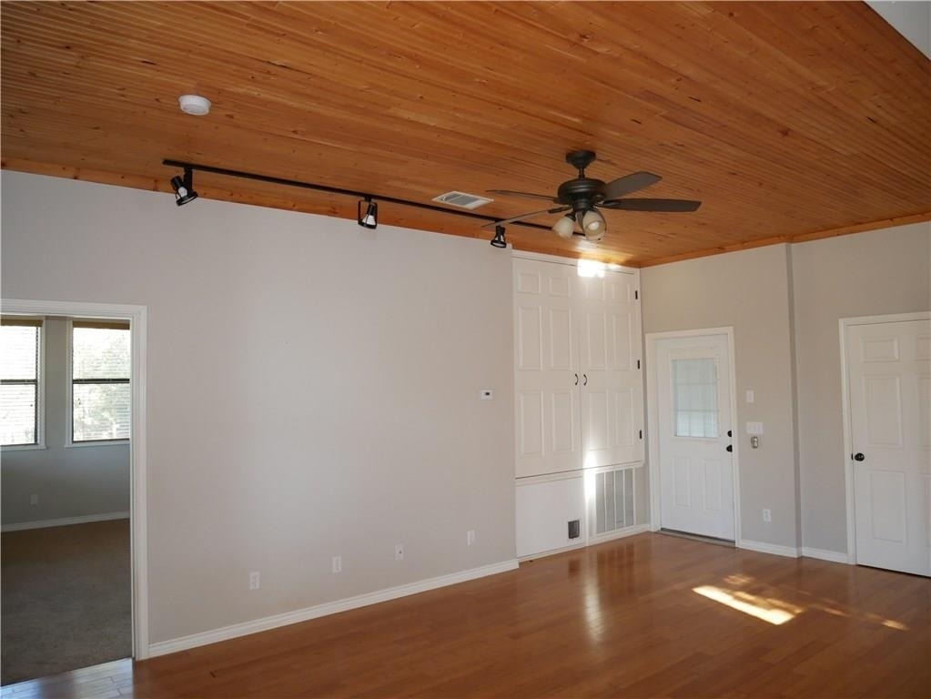 16216 Stewart Rd - Photo 3