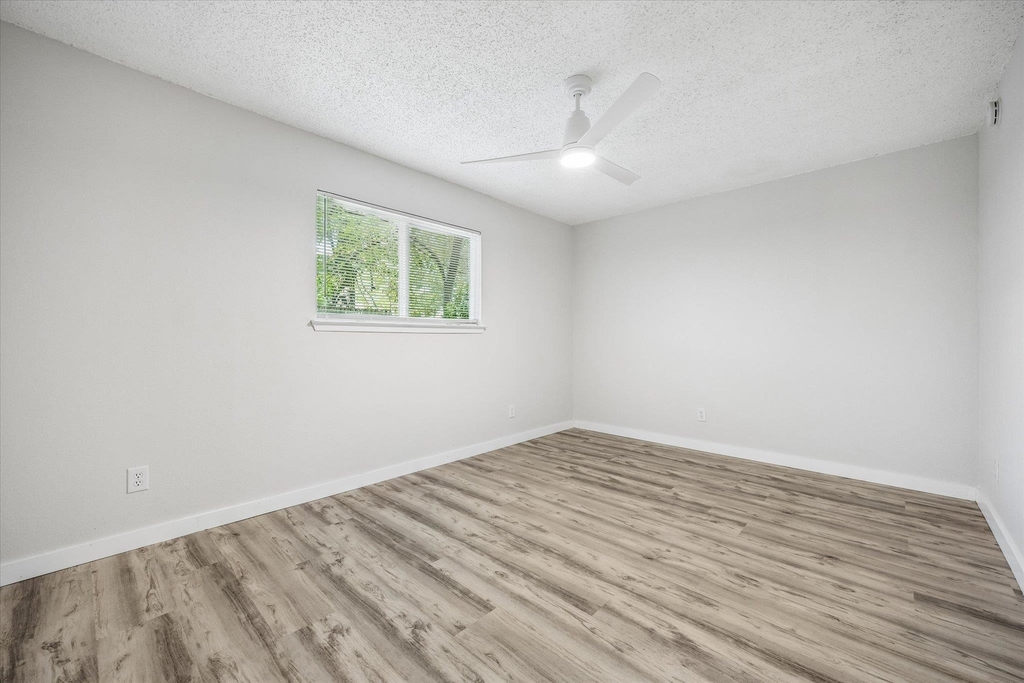 904 Sirocco Dr - Photo 22