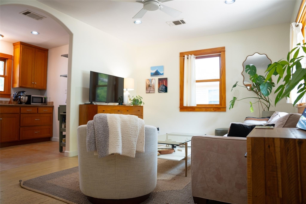 5510 Avenue G - Photo 11