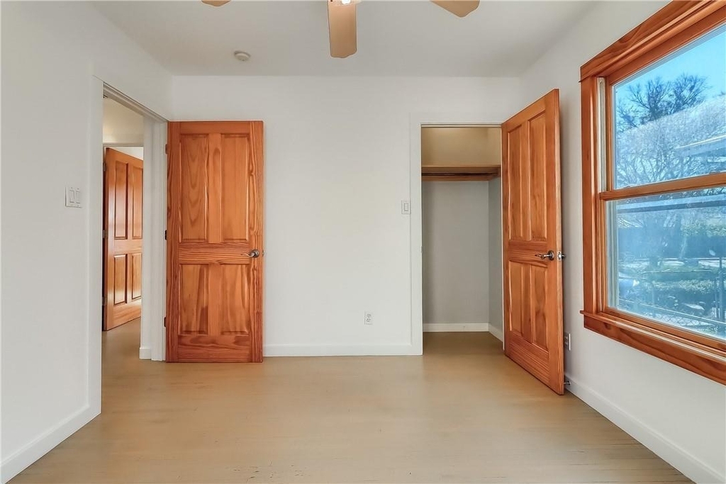 5510 Avenue G - Photo 8