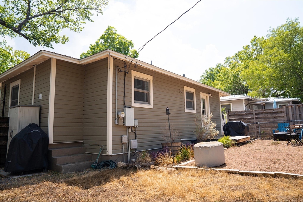 5510 Avenue G - Photo 2