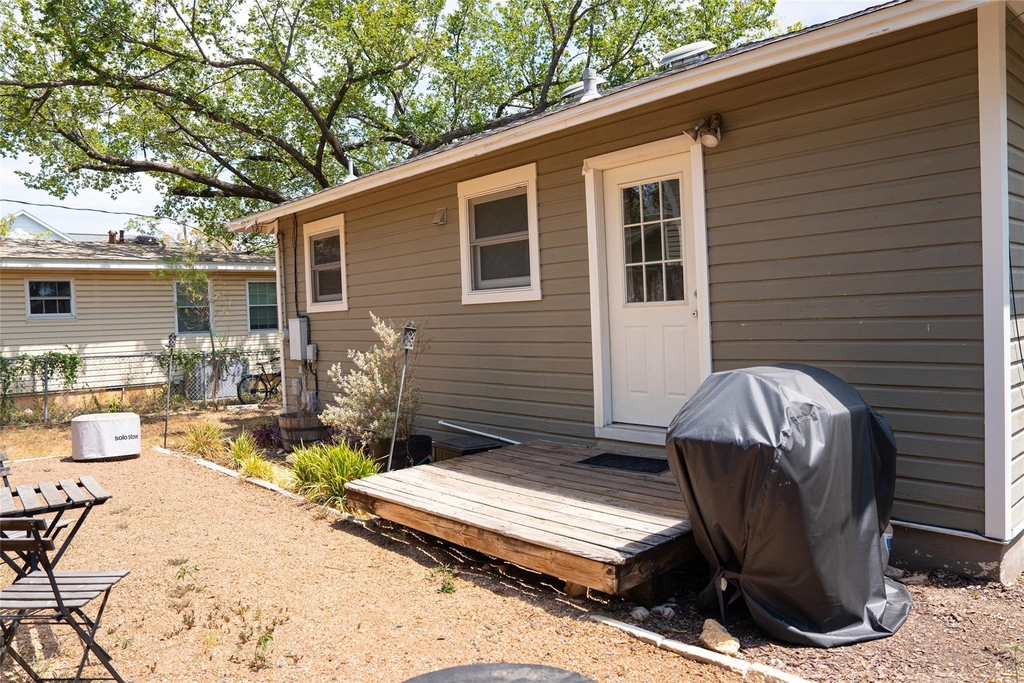 5510 Avenue G - Photo 1