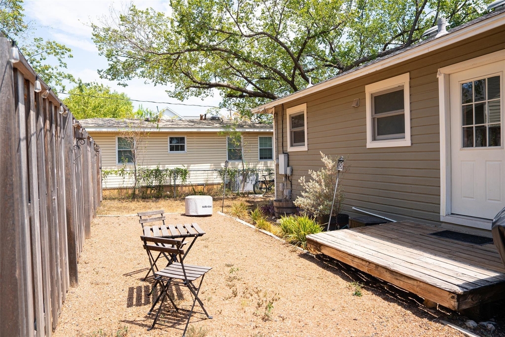 5510 Avenue G - Photo 0