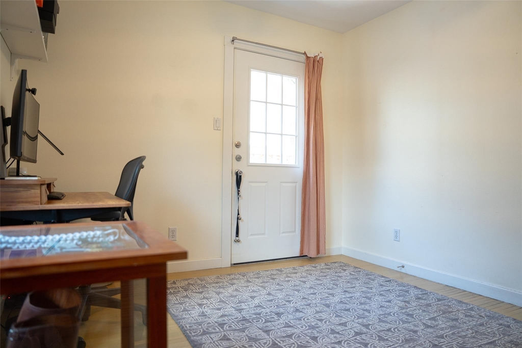 5510 Avenue G - Photo 17