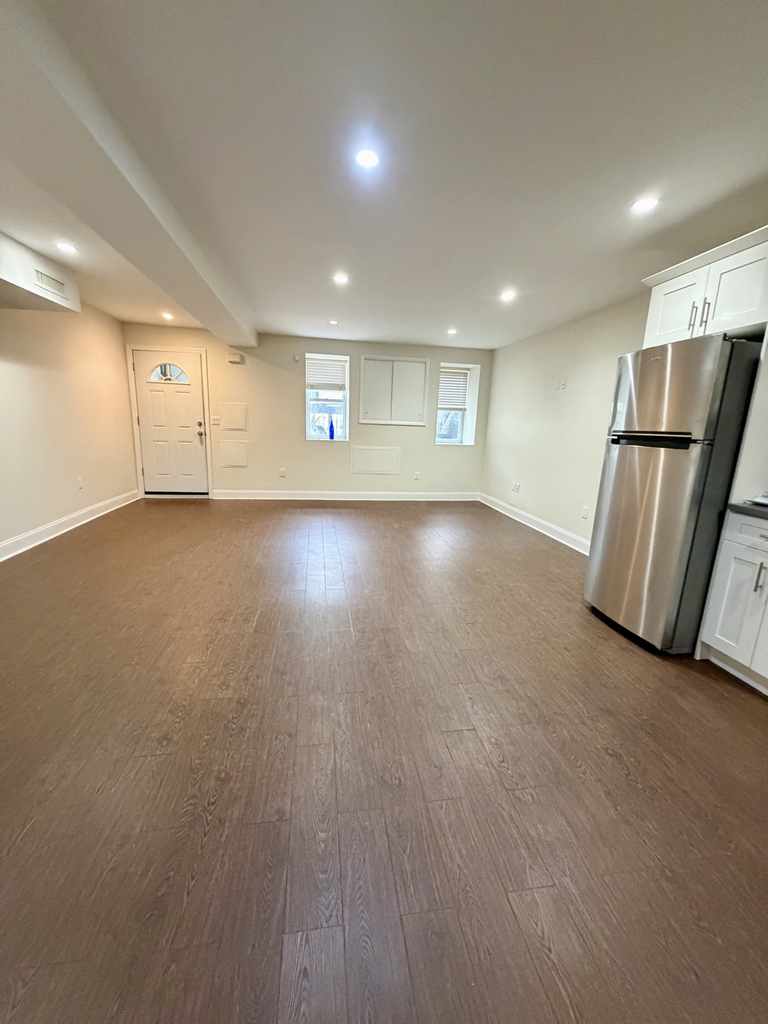 1073 Hancock Street - Photo 19