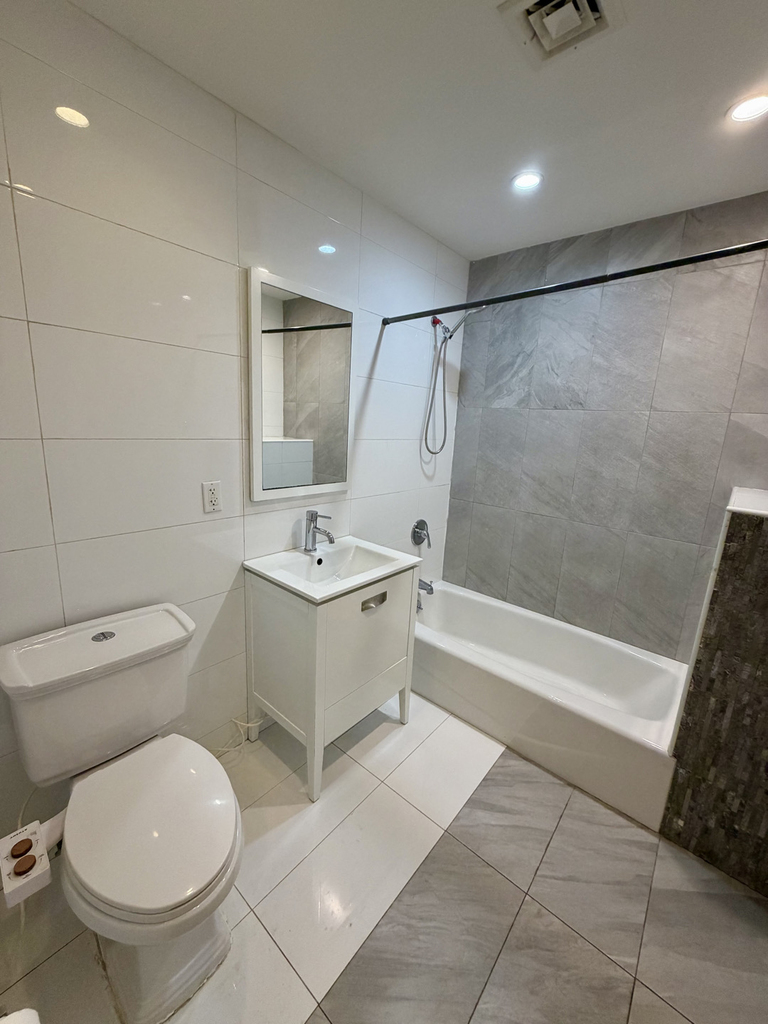 1073 Hancock Street - Photo 7