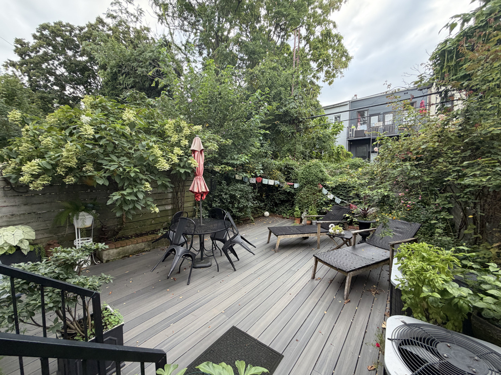 1073 Hancock Street - Photo 16