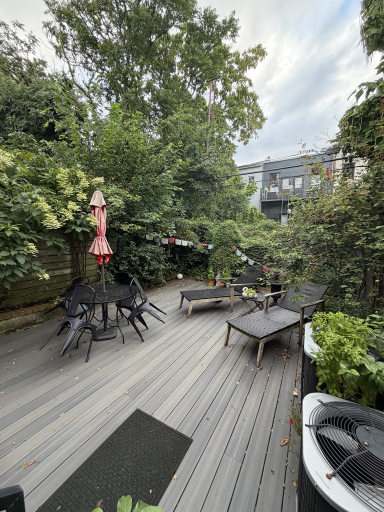 1073 Hancock Street - Photo 17