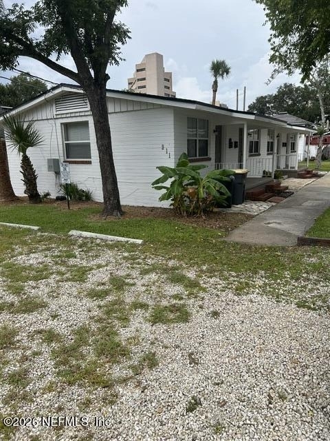 911 Phillips Street - Photo 1