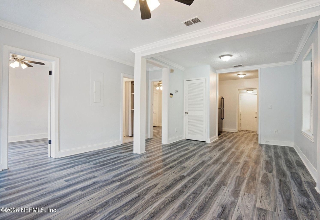 1551 E 27th Street - Photo 2