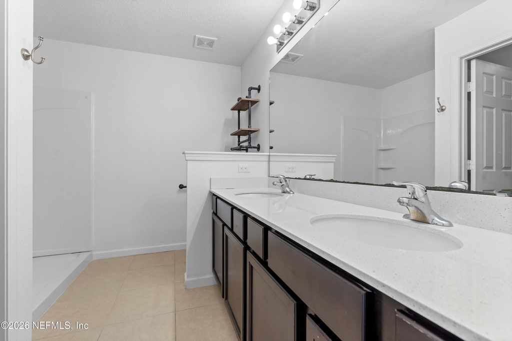 8704 Lake George Circle W - Photo 16