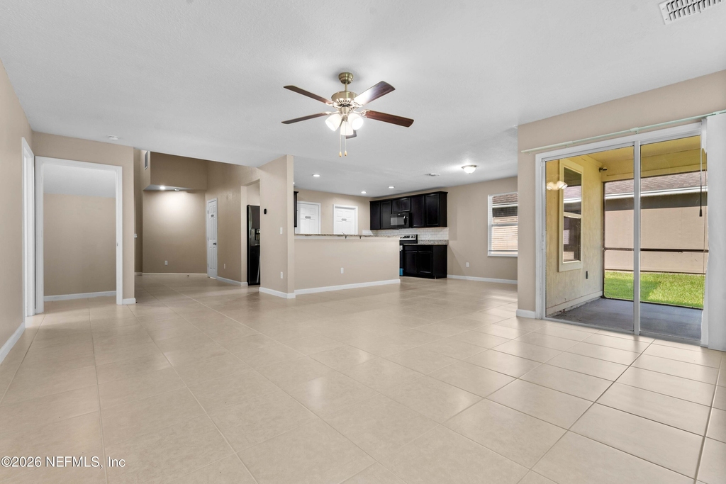 8704 Lake George Circle W - Photo 4