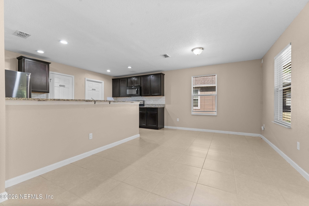 8704 Lake George Circle W - Photo 7