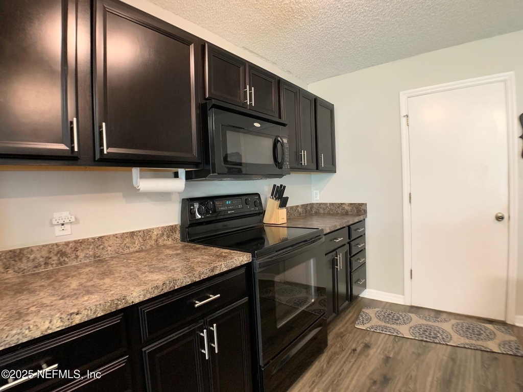 6842 Playpark Trail W - Photo 9