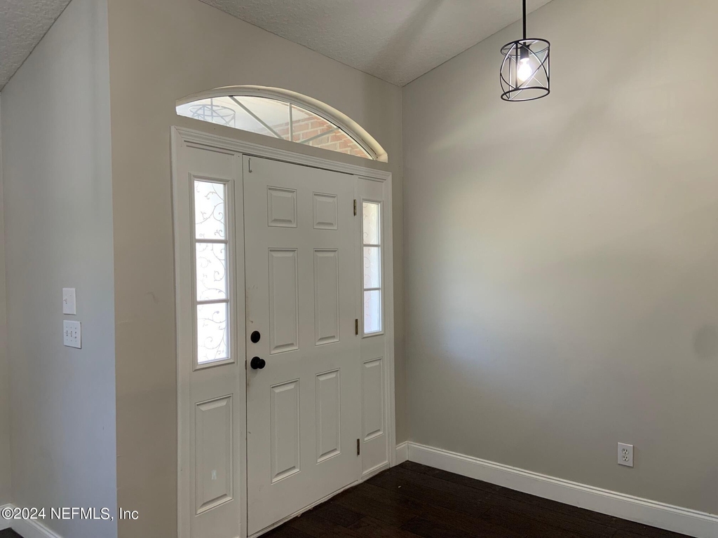 9226 Hawks Run Lane - Photo 3