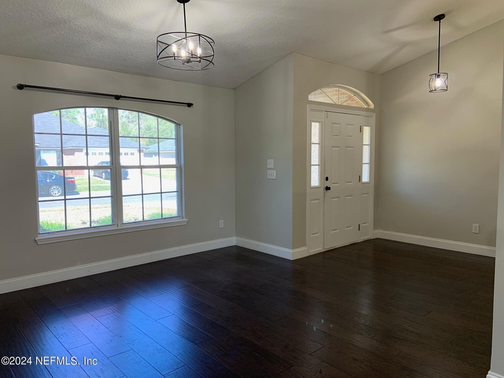 9226 Hawks Run Lane - Photo 4