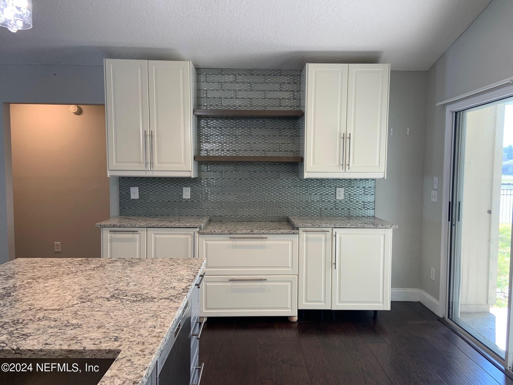 9226 Hawks Run Lane - Photo 11