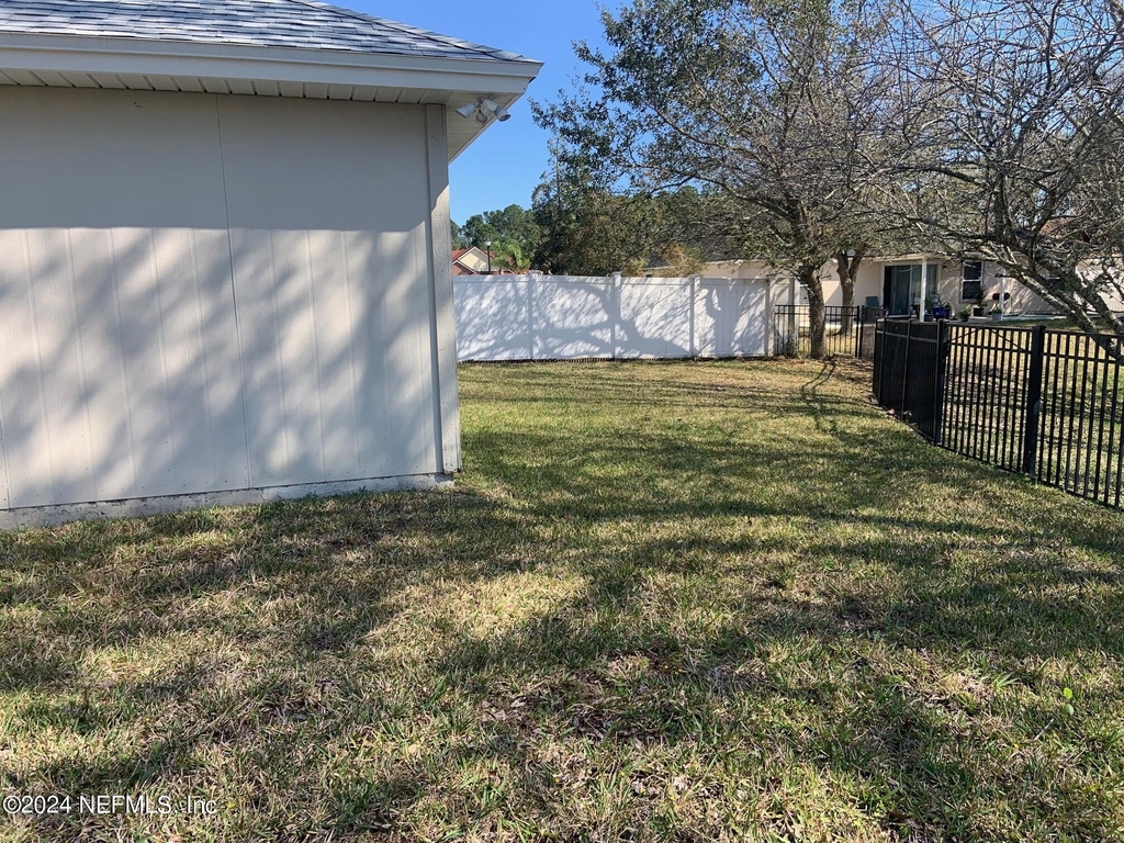 9226 Hawks Run Lane - Photo 27