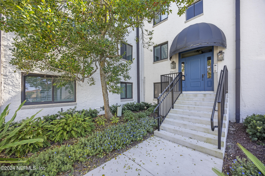 2313 Costa Verde Boulevard - Photo 3