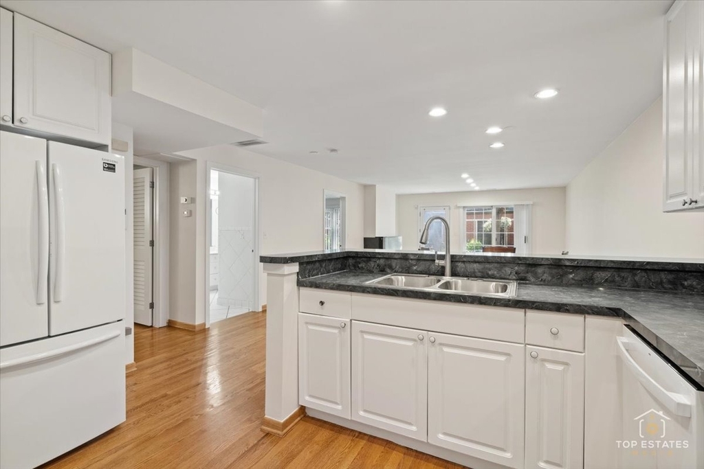 1812 S Dearborn Street - Photo 9