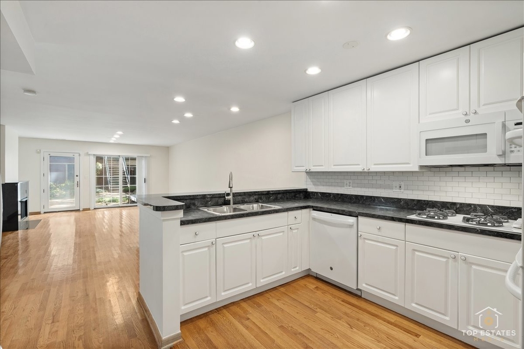 1812 S Dearborn Street - Photo 6