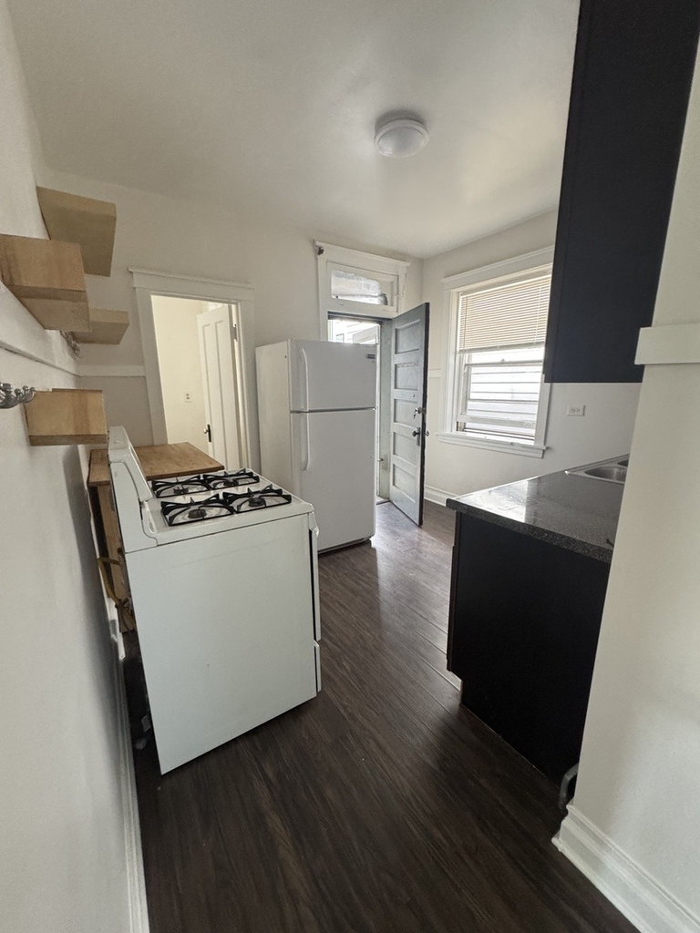 3008 W Cullom Avenue - Photo 3
