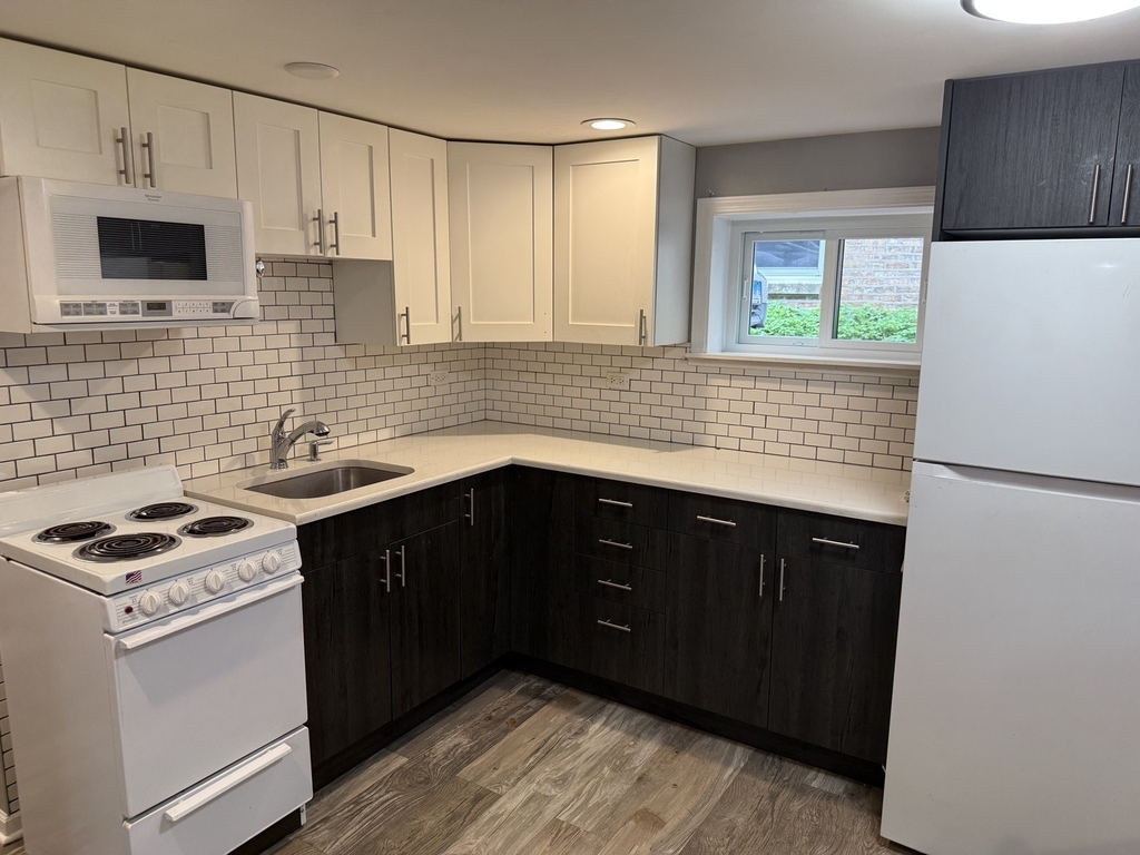 5430 W Berteau Avenue - Photo 3