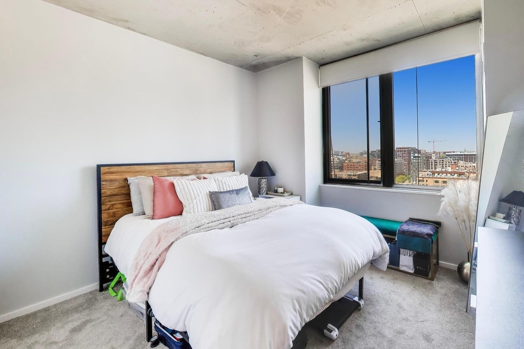659 W Randolph Street - Photo 3