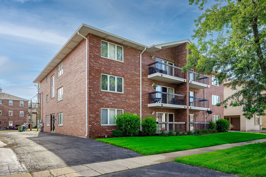 9529 Minnick Avenue - Photo 0