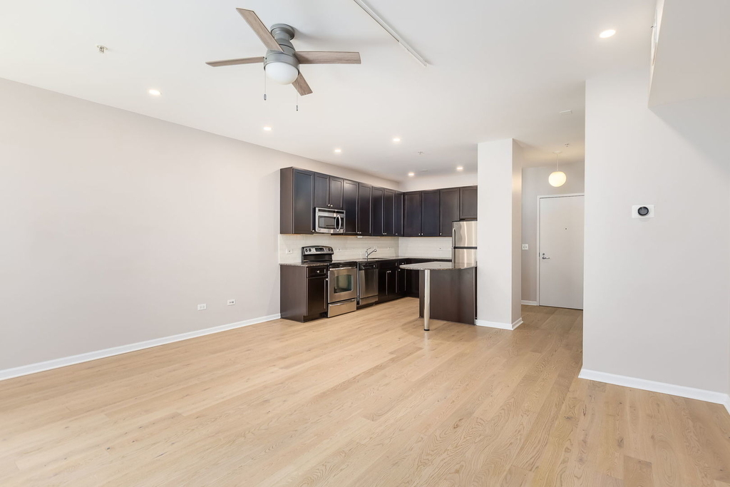 565 W Quincy Street - Photo 13