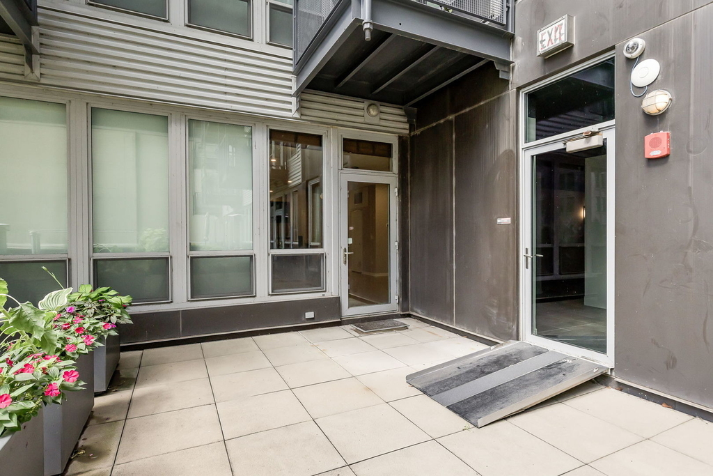 565 W Quincy Street - Photo 17