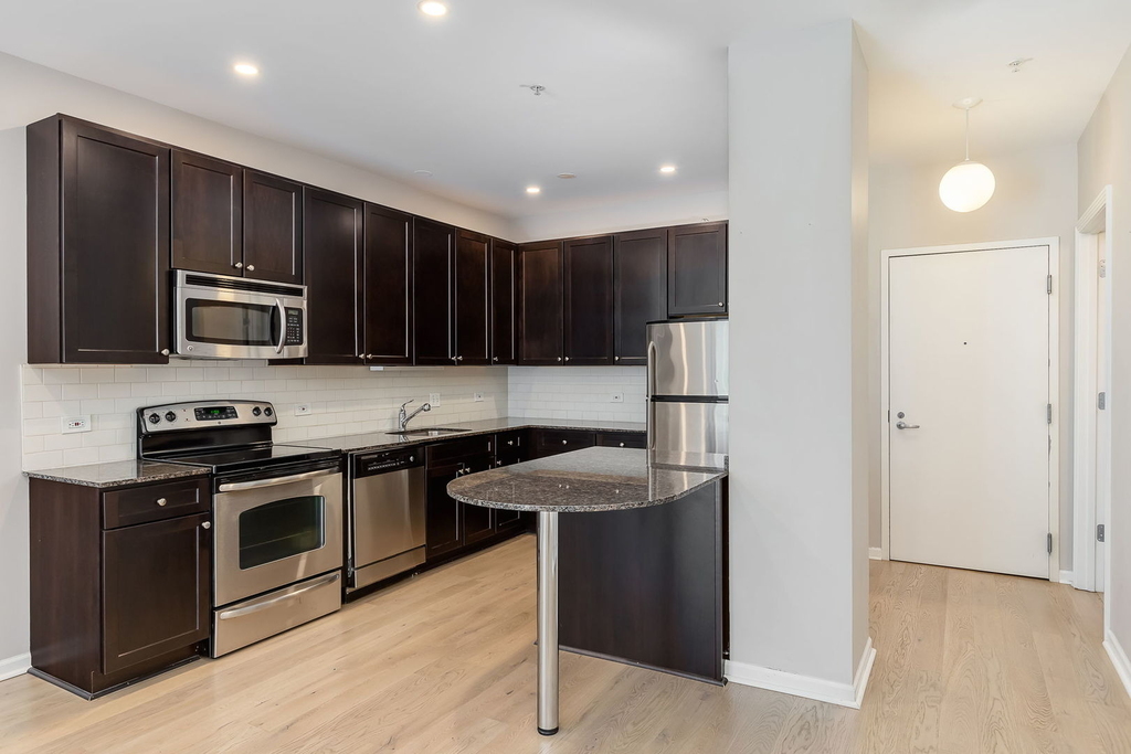 565 W Quincy Street - Photo 10
