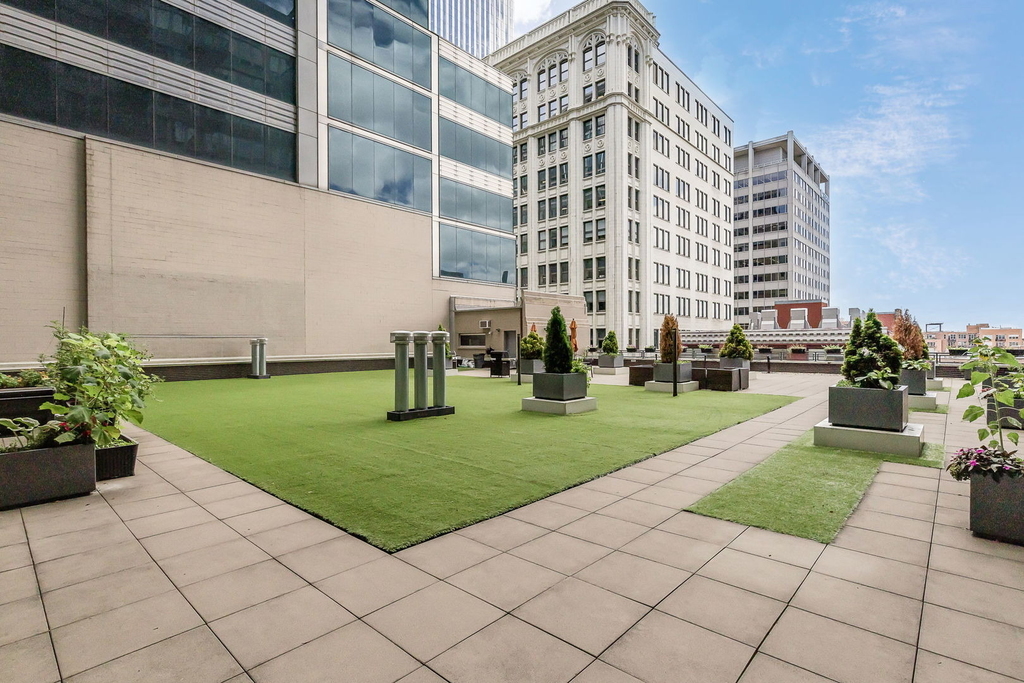 565 W Quincy Street - Photo 18