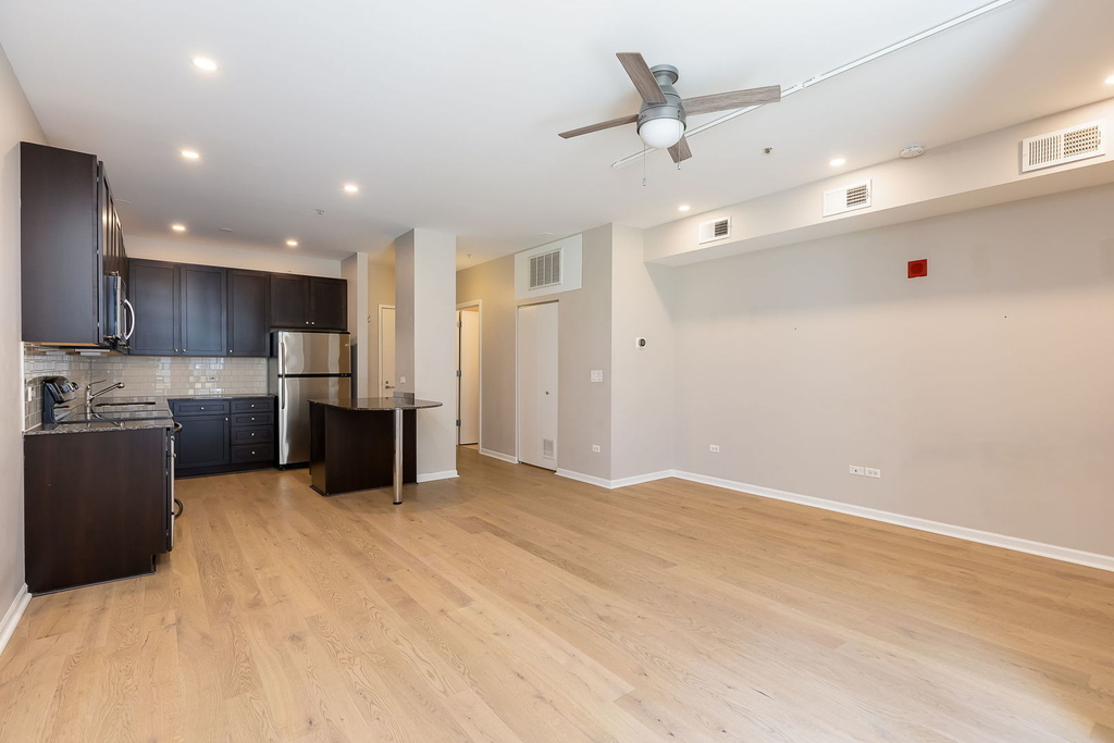 565 W Quincy Street - Photo 6