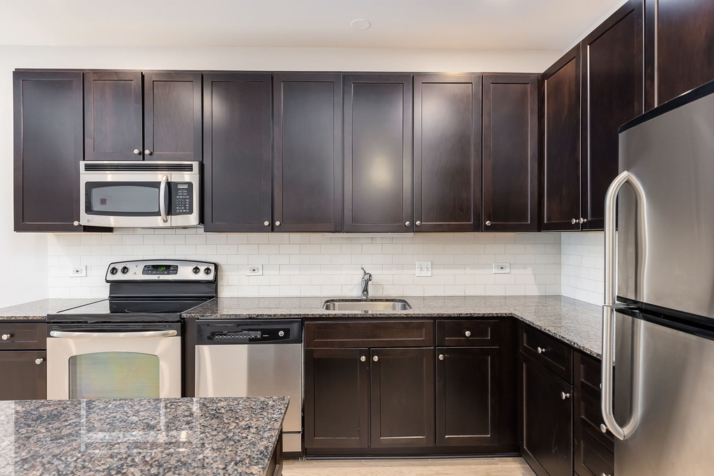 565 W Quincy Street - Photo 11