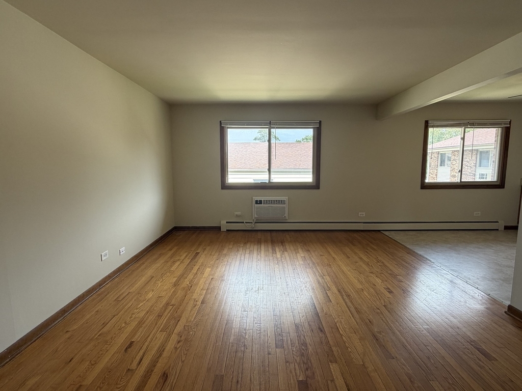 826 N Milwaukee Avenue - Photo 1