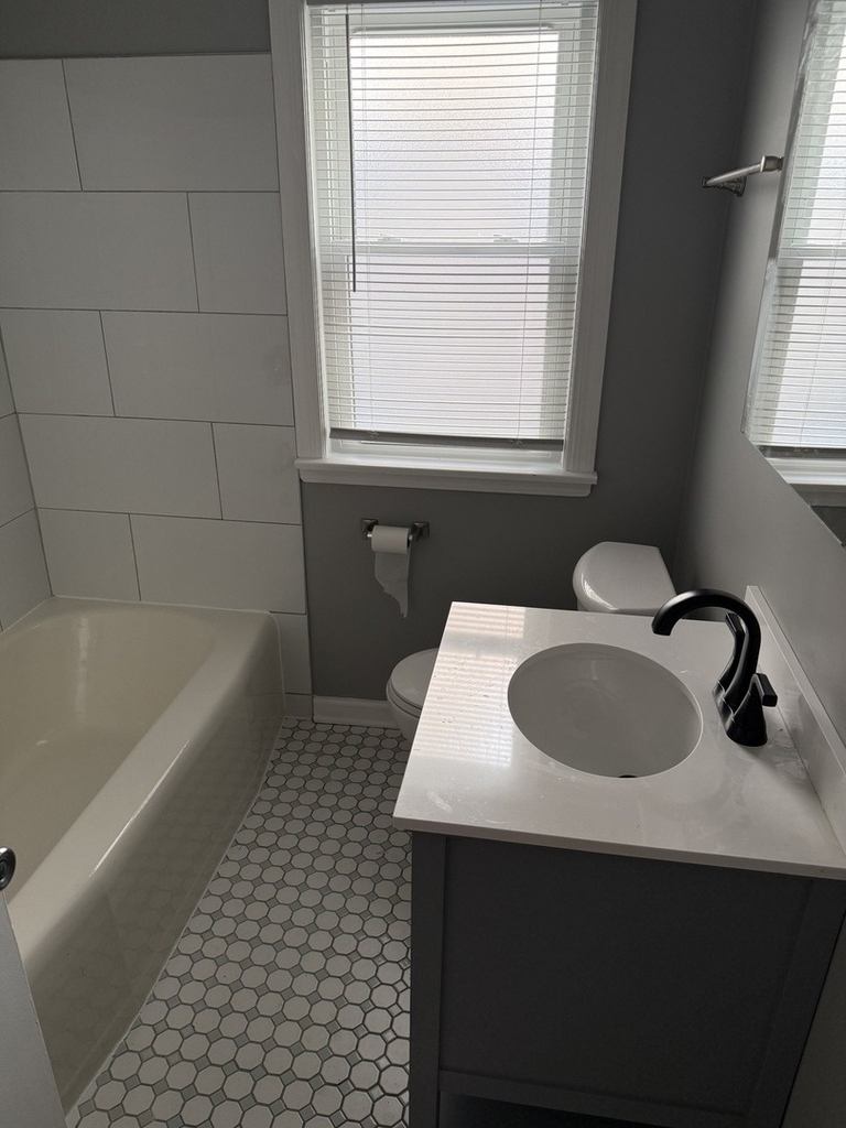 5430 W Berteau Avenue - Photo 8
