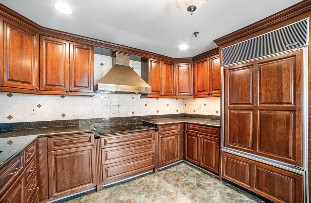 100 E Huron Street - Photo 15