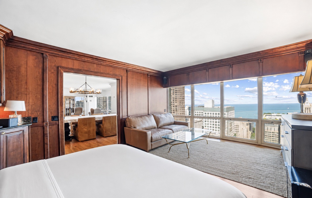 100 E Huron Street - Photo 12