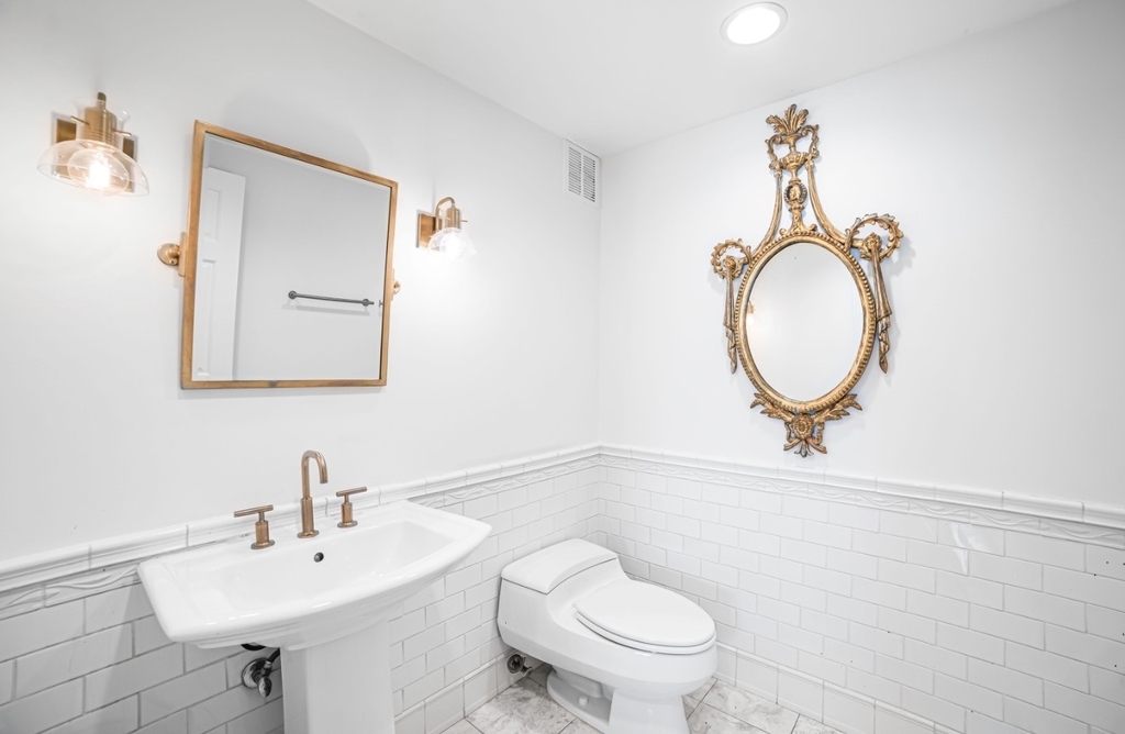 100 E Huron Street - Photo 14