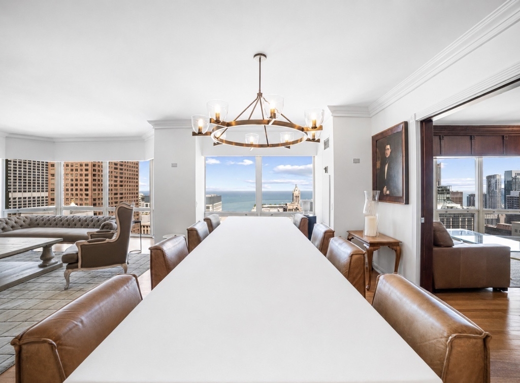 100 E Huron Street - Photo 6
